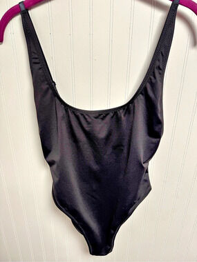 SKIMS Scoop Neck One Piece Black Size Medium NWT